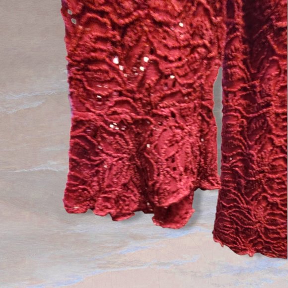 Dress Barn red top , sz Med, EUC - Picture 3 of 4